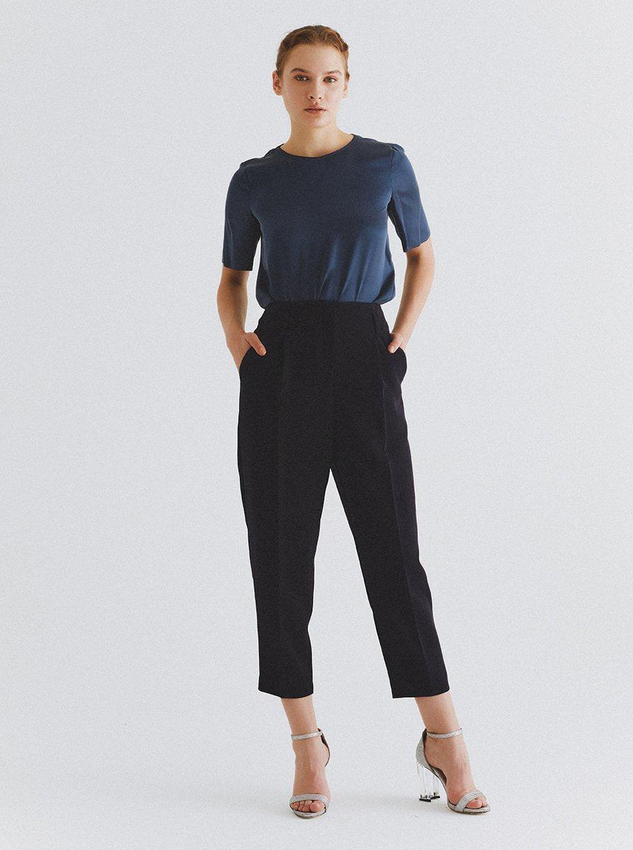 Ankle Cut Tapered Pant