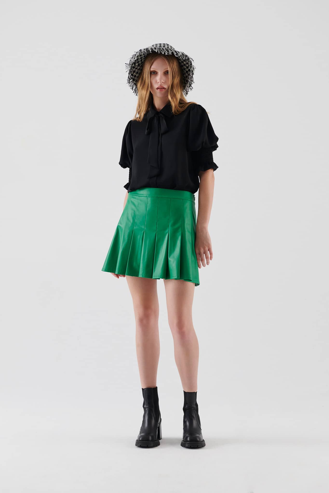 Leather Look Green Mini Skirt --[GREEN]